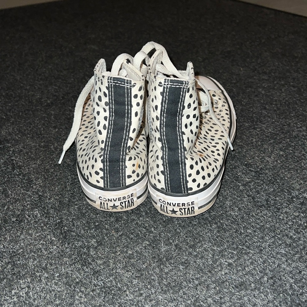 Converse size 6 women’s